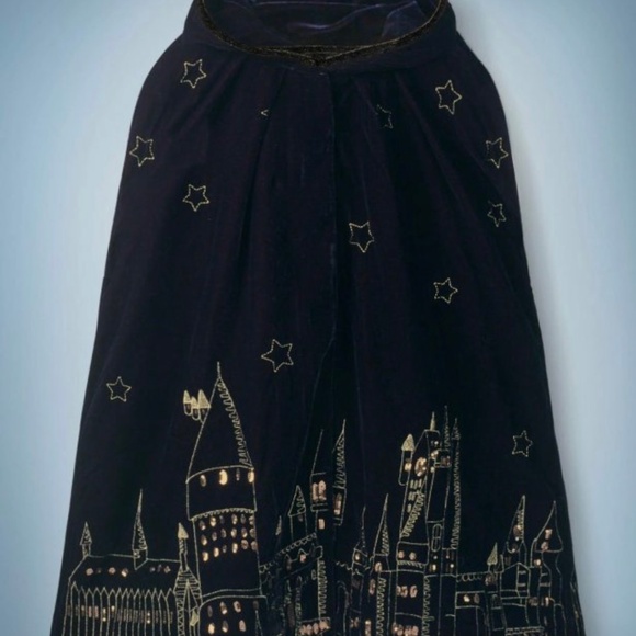 HTF Harry Potter Mini Boden Velvet cape - size small (3-5 years old) - Picture 3 of 4